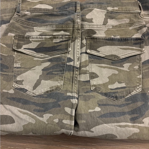 BNWT Camo Express pants - Picture 3 of 6